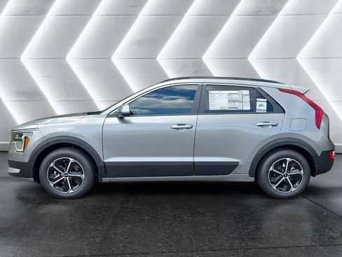 New 2025 Kia Niro LX FWD image 2