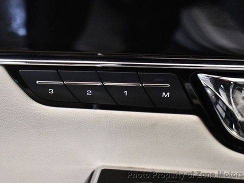 Used 2015 Jaguar XJ image 33