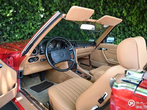 Used 1987 Mercedes-Benz 560 SL image 29