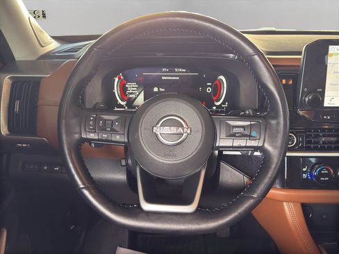 Used 2022 Nissan Pathfinder Platinum w/ Cargo Package image 10