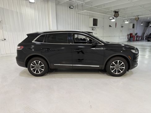 Used 2023 Lincoln Nautilus AWD w/ Premium Package image 6