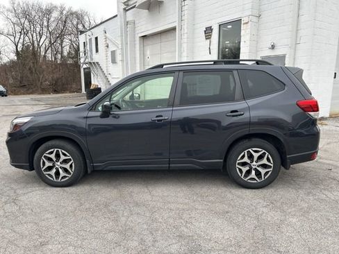 Used 2019 Subaru Forester Premium image 7