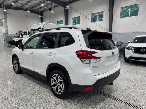 Used 2024 Subaru Forester Premium AWD/4WD image 7