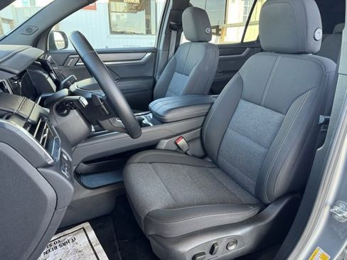 Used 2025 GMC Acadia Elevation image 21