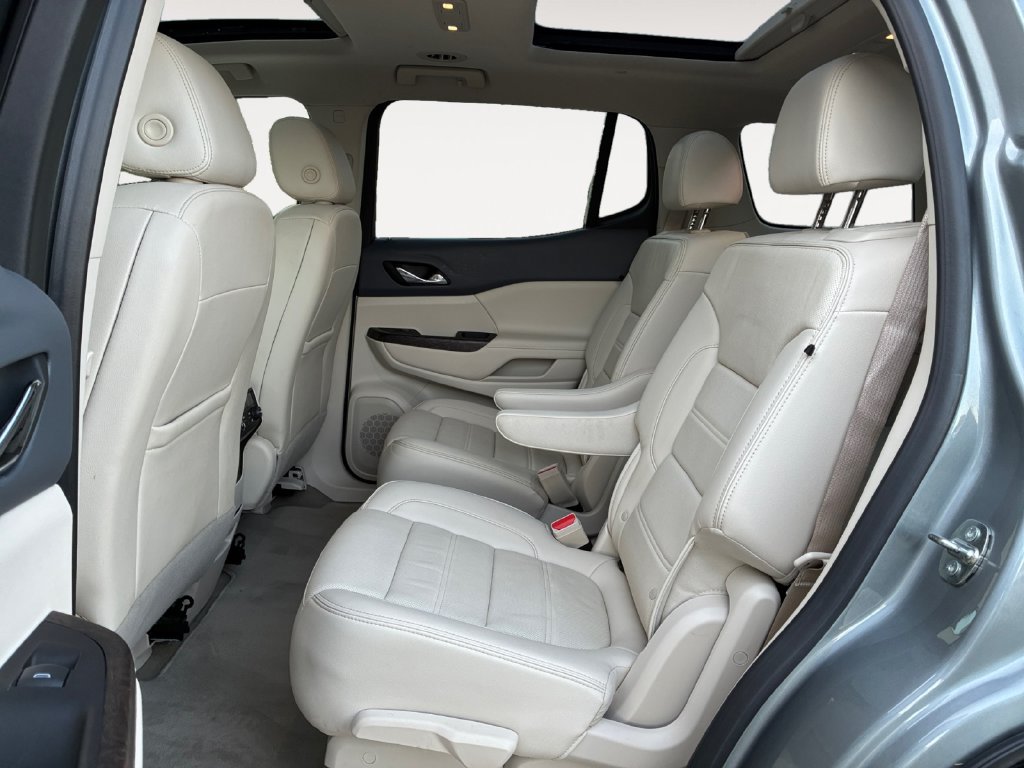 Used 2023 GMC Acadia Denali w/ Denali Technology Package FWD image 13