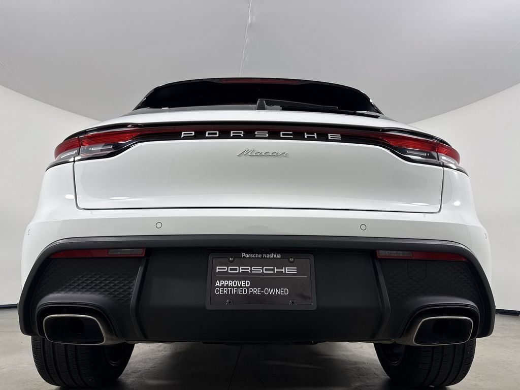 Certified 2025 Porsche Macan AWD/4WD image 20