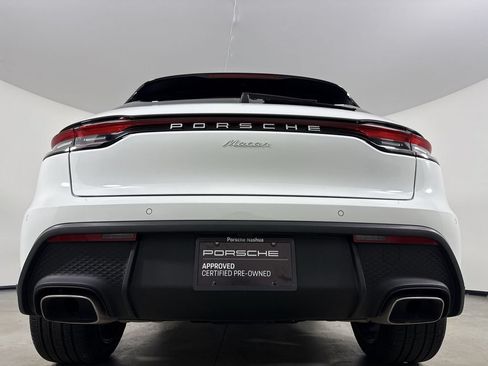 Certified 2025 Porsche Macan AWD/4WD image 20