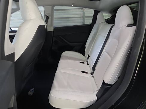 Used 2023 Tesla Model Y Performance AWD/4WD image 5