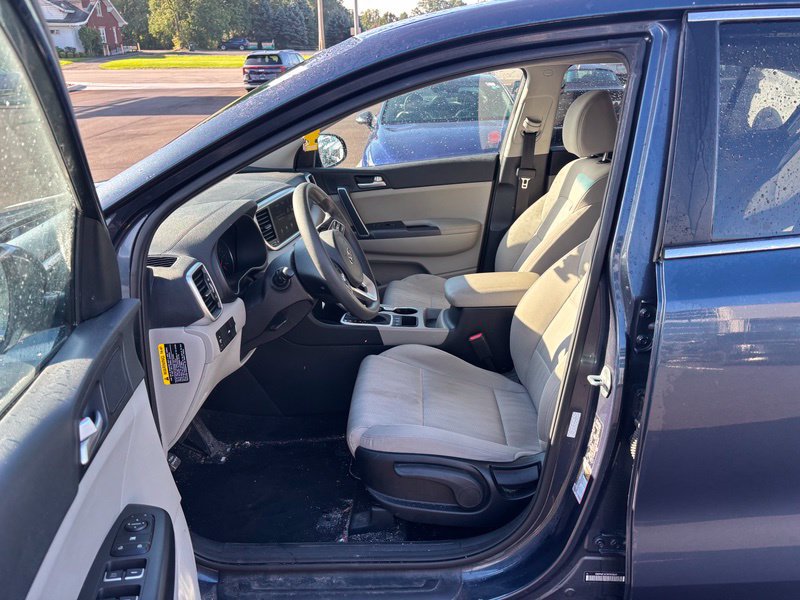Used 2022 Kia Sportage LX AWD/4WD image 9