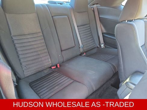 Used 2014 Dodge Challenger SXT image 11