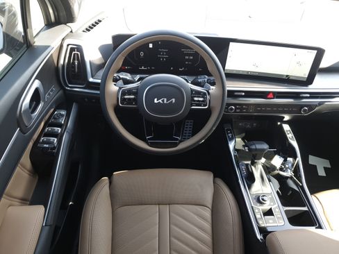 New 2025 Kia Sorento SX Prestige w/ Olive Brown Leather Package image 15