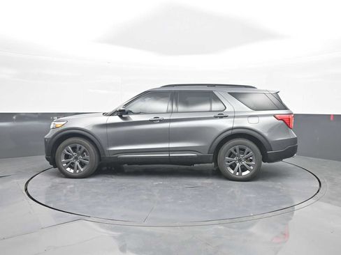 Used 2024 Ford Explorer XLT w/ Equipment Group 202A AWD/4WD image 5