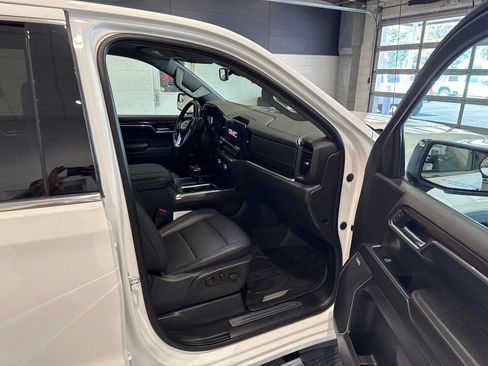 Used 2023 GMC Sierra 1500 SLT AWD/4WD image 12