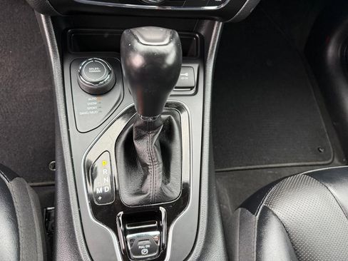 Used 2022 Jeep Cherokee Limited image 22