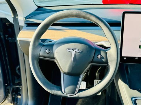 Used 2023 Tesla Model Y Performance AWD/4WD image 24