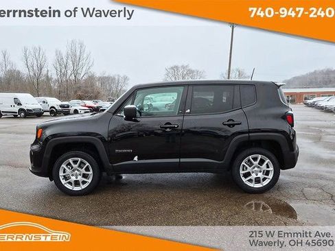 Used 2023 Jeep Renegade Latitude image 4