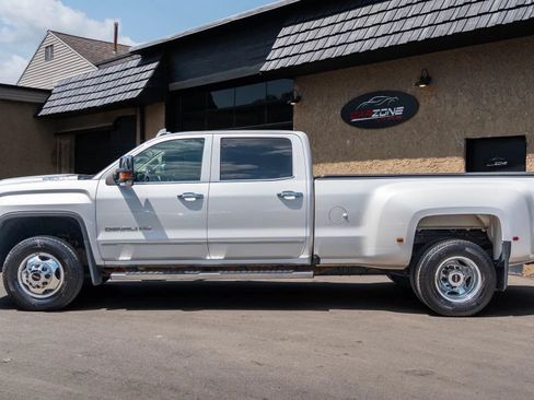 Used 2019 GMC Sierra 3500 Denali w/ Duramax Plus Package AWD/4WD image 2