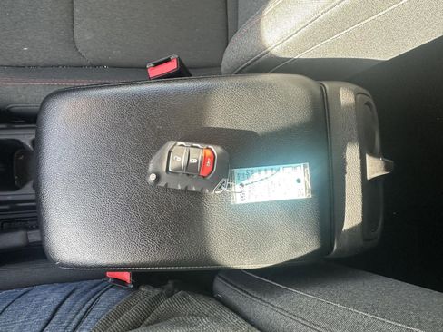 Used 2024 Jeep Wrangler Rubicon image 24