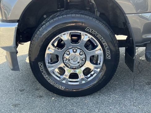 Used 2020 Ford F250 Lariat w/ Lariat Ultimate Package AWD/4WD image 13