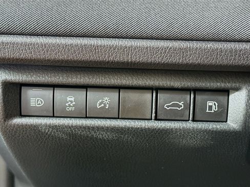 Used 2025 Toyota Camry LE image 17