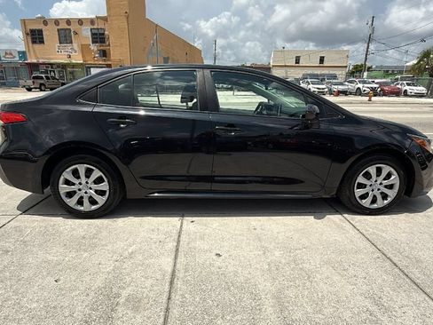 Used 2020 Toyota Corolla LE FWD image 15