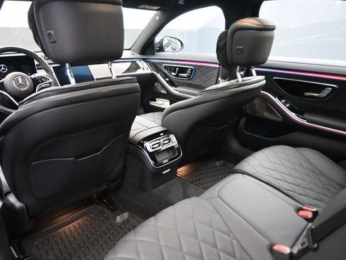 Used 2025 Mercedes-Benz S 580 4MATIC Sedan image 10