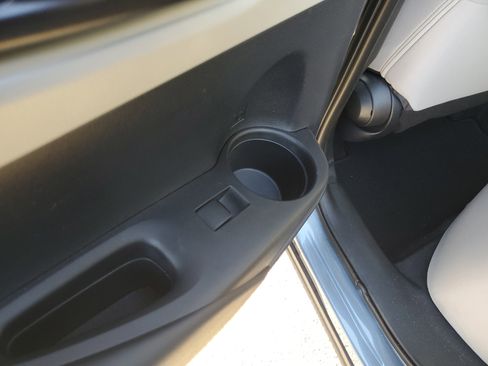 Used 2024 Toyota Corolla Cross L image 18