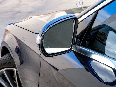 Used 2015 Mercedes-Benz S 550 Sedan w/ Sport Package w/ Sport Package image 41