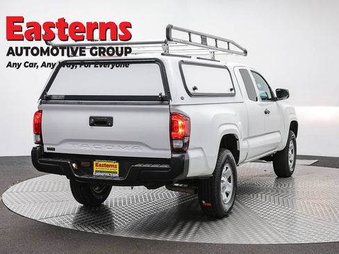 Used 2023 Toyota Tacoma SR RWD image 5