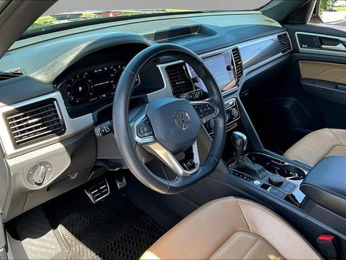 Used 2023 Volkswagen Atlas Cross Sport SEL Premium R-Line AWD/4WD image 19