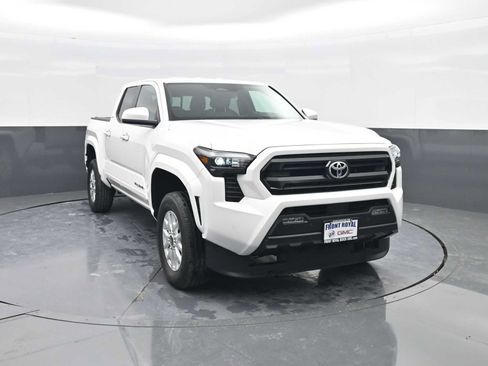 Used 2024 Toyota Tacoma SR5 image 2