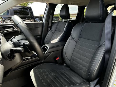 Used 2025 Mitsubishi Outlander SE FWD image 26
