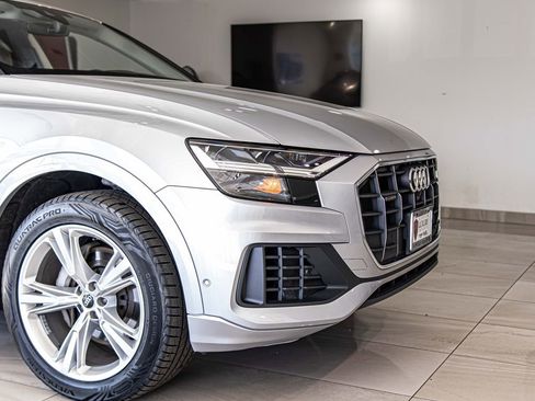Used 2022 Audi Q8 Premium image 3