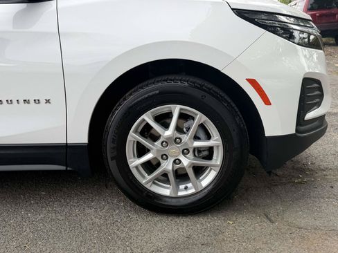 Used 2023 Chevrolet Equinox LS w/ Driver Confidence II Package FWD image 6