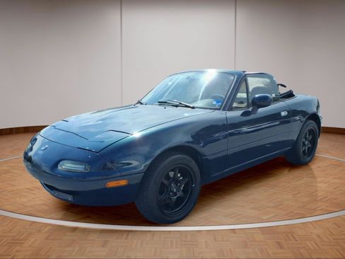Used 1997 MAZDA MX-5 Miata RWD image 3