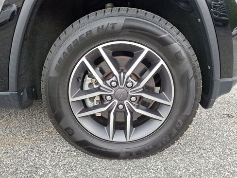 Used 2022 Jeep Grand Cherokee Limited image 10