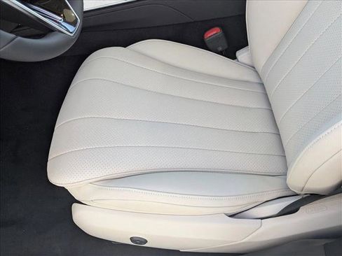 Used 2026 Mercedes-Benz E 350 Sedan image 4