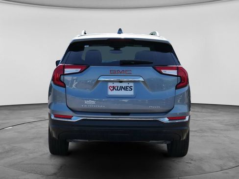 Used 2023 GMC Terrain SLT AWD/4WD image 9