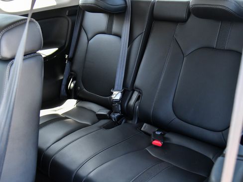 Used 2024 Honda Pilot EX-L image 40