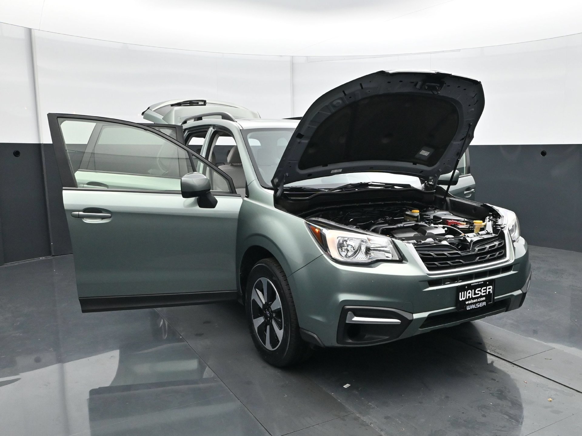 Used 2017 Subaru Forester 2.5i Premium w/ Popular Package #2A AWD/4WD image 38