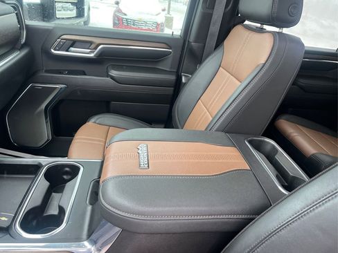 Used 2024 Chevrolet Silverado 2500 High Country w/ Technology Package image 15