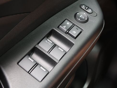 Used 2015 Honda CR-V LX image 13