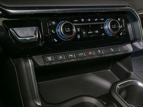 Used 2024 GMC Sierra 2500 Denali Ultimate image 39