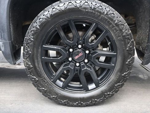 Used 2020 GMC Sierra 1500 Elevation w/ Elevation Value Package AWD/4WD image 12