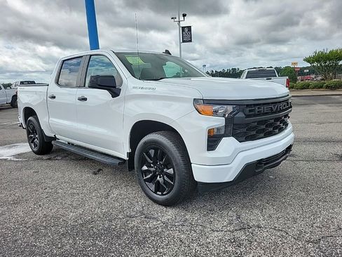 Used 2024 Chevrolet Silverado 1500 Custom AWD/4WD image 3