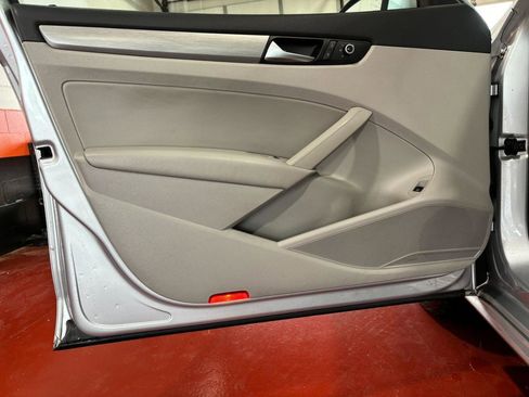 Used 2014 Volkswagen Passat 2.5 SE image 27