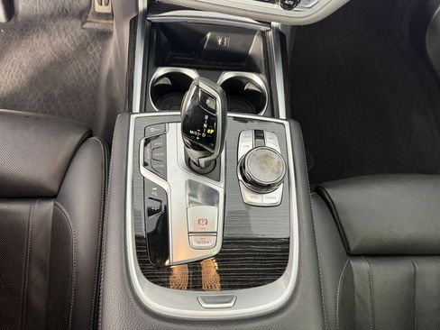 Used 2019 BMW 740i w/ Executive Package RWD image 17