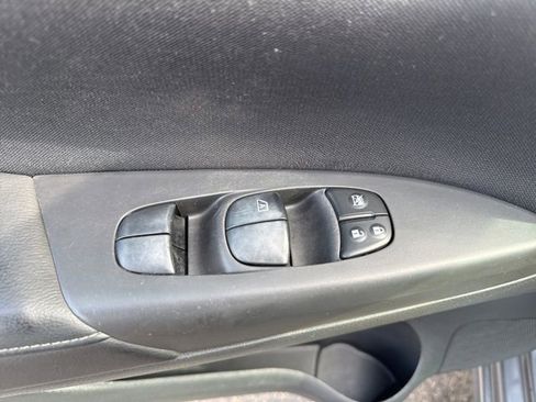 Used 2017 Nissan Sentra SV w/ Style Package image 9