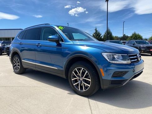Used 2020 Volkswagen Tiguan SE w/ 3rd Row Seat Package AWD/4WD image 7
