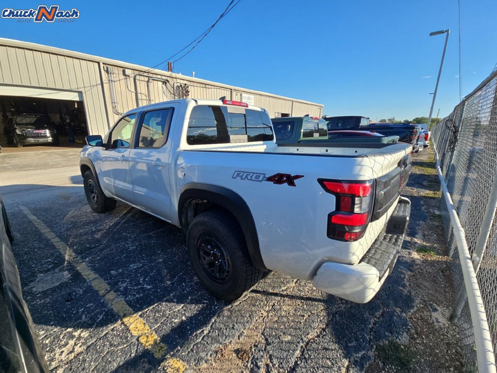 Used 2026 Nissan Frontier PRO-4X AWD/4WD image 4